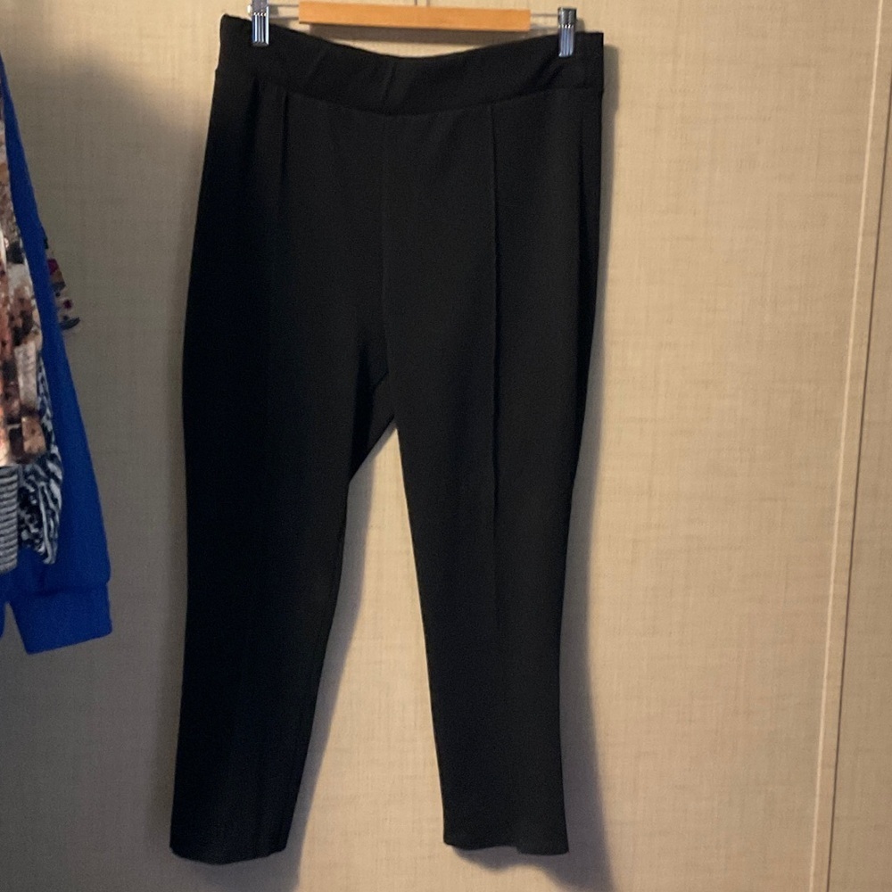 Chic Black Cropped Women's Pants